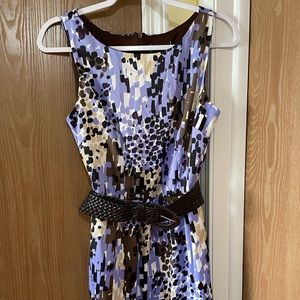 Knee length print dress with belt